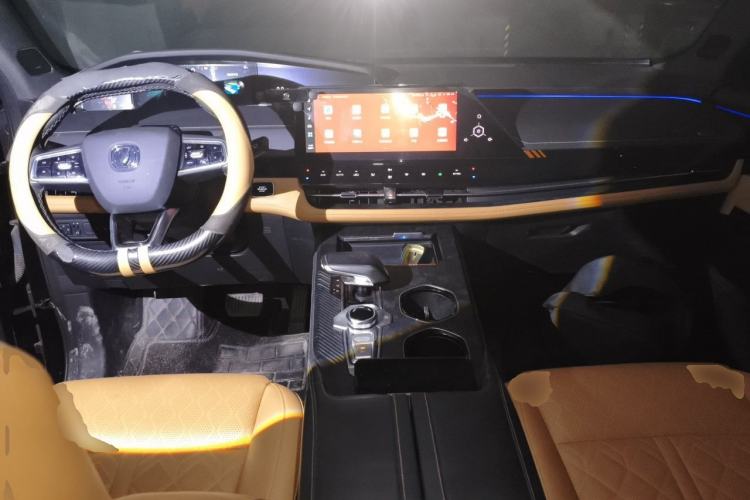 Used CHANGAN UNI-K 2021 2.0T Prestige Edition Center Console
