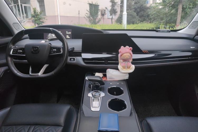Used CHANGAN UNI-K 2021 2.0T All-Wheel Drive Prestige Version Center Console