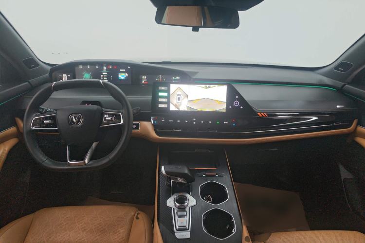 Used CHANGAN UNI-K 2021 2.0T All-Wheel Drive Prestige Version Center Console