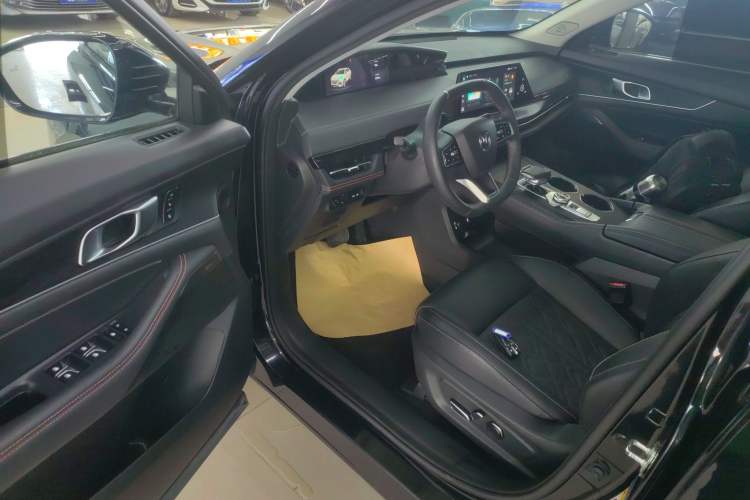 Used CHANGAN UNI-K 2021 2.0T All-Wheel Drive Prestige Version Driver Seat