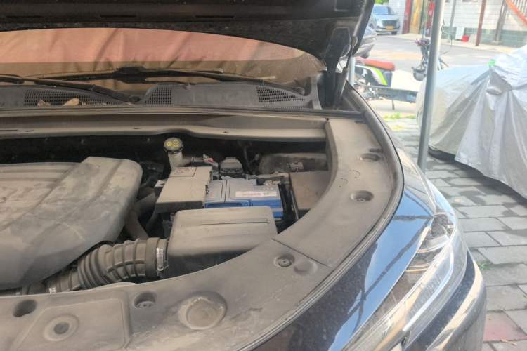 Used CHANGAN UNI-K 2021 2.0T Prestige Edition Engine Bay Left