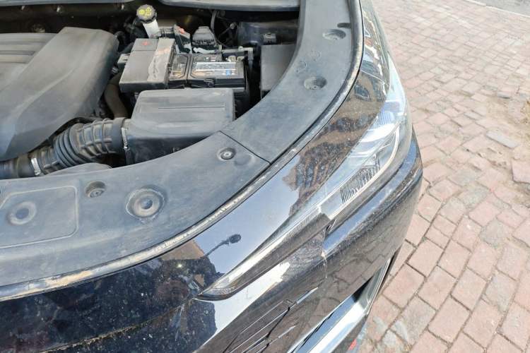 Used CHANGAN UNI-K 2021 2.0T All-Wheel Drive Prestige Version Engine Bay Left