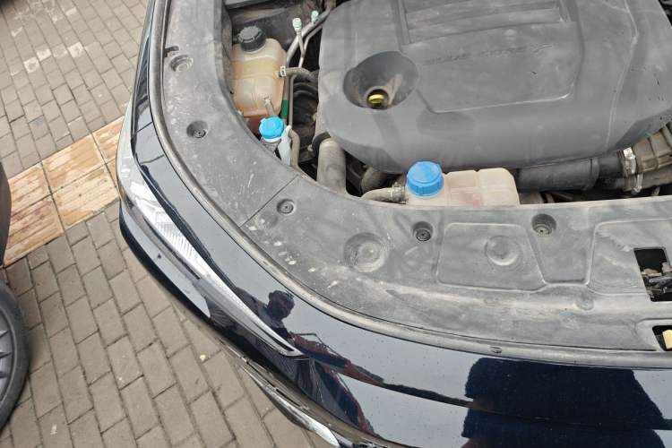 Used CHANGAN UNI-K 2021 2.0T Prestige Edition Engine Bay Right