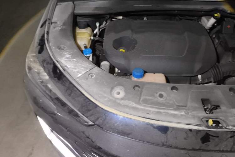 Used CHANGAN UNI-K 2021 2.0T Prestige Edition Engine Bay Right