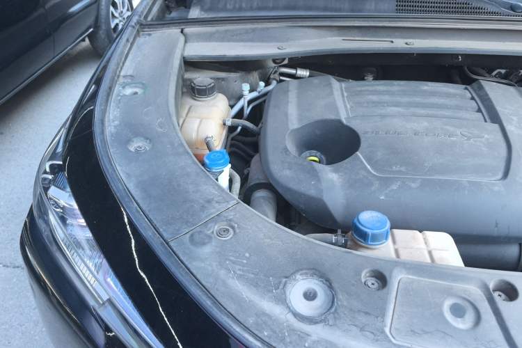 Used CHANGAN UNI-K 2021 2.0T Excellence Edition Engine Bay Right