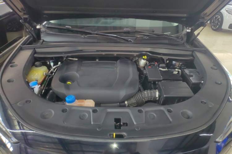 Used CHANGAN UNI-K 2021 2.0T All-Wheel Drive Prestige Version Engine Bay