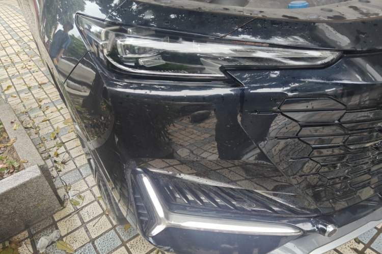 Used CHANGAN UNI-K 2021 2.0T All-Wheel Drive Prestige Version Exterior 6