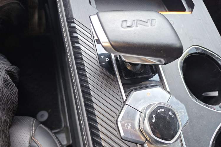 Used CHANGAN UNI-K 2021 2.0T Excellence Edition Gear Lever