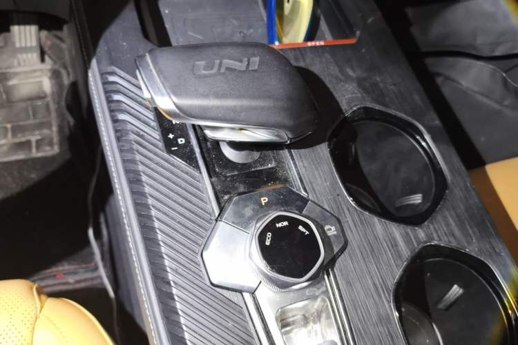 Used CHANGAN UNI-K 2021 2.0T Prestige Edition Gear Lever