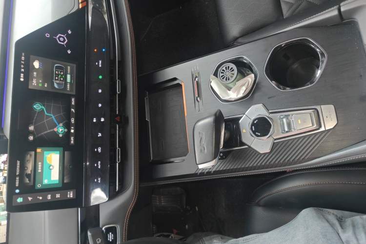 Used CHANGAN UNI-K 2021 2.0T All-Wheel Drive Prestige Version Gear Lever
