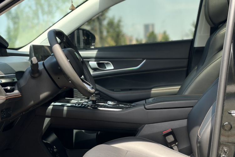 Used CHANGAN UNI-K 2021 2.0T Luxury Version Interior 13