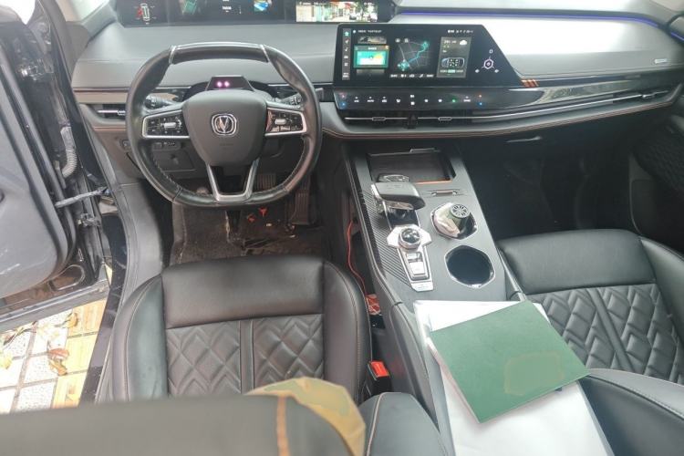 Used CHANGAN UNI-K 2021 2.0T All-Wheel Drive Prestige Version Interior 2