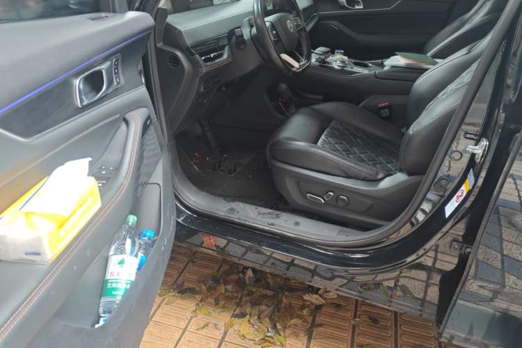 Used CHANGAN UNI-K 2021 2.0T All-Wheel Drive Prestige Version Interior 3