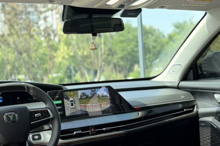Used CHANGAN UNI-K 2021 2.0T Luxury Version Interior 5
