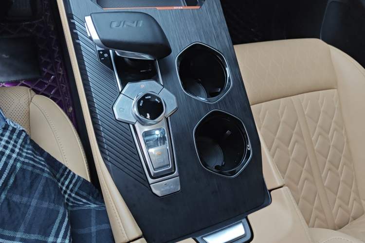 Used CHANGAN UNI-K 2021 2.0T Excellence Edition Interior 5