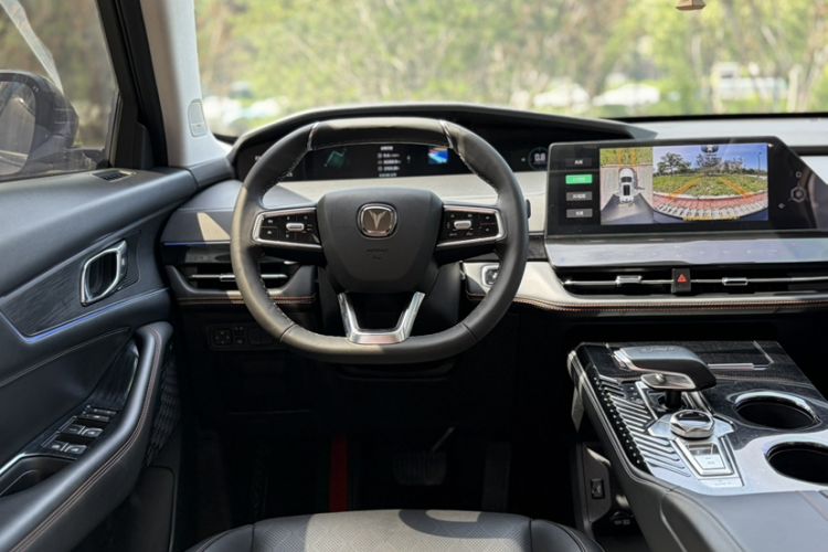 Used CHANGAN UNI-K 2021 2.0T Luxury Version Interior 8