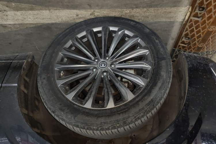 Used CHANGAN UNI-K 2021 2.0T Excellence Edition Left Front Wheel Hub