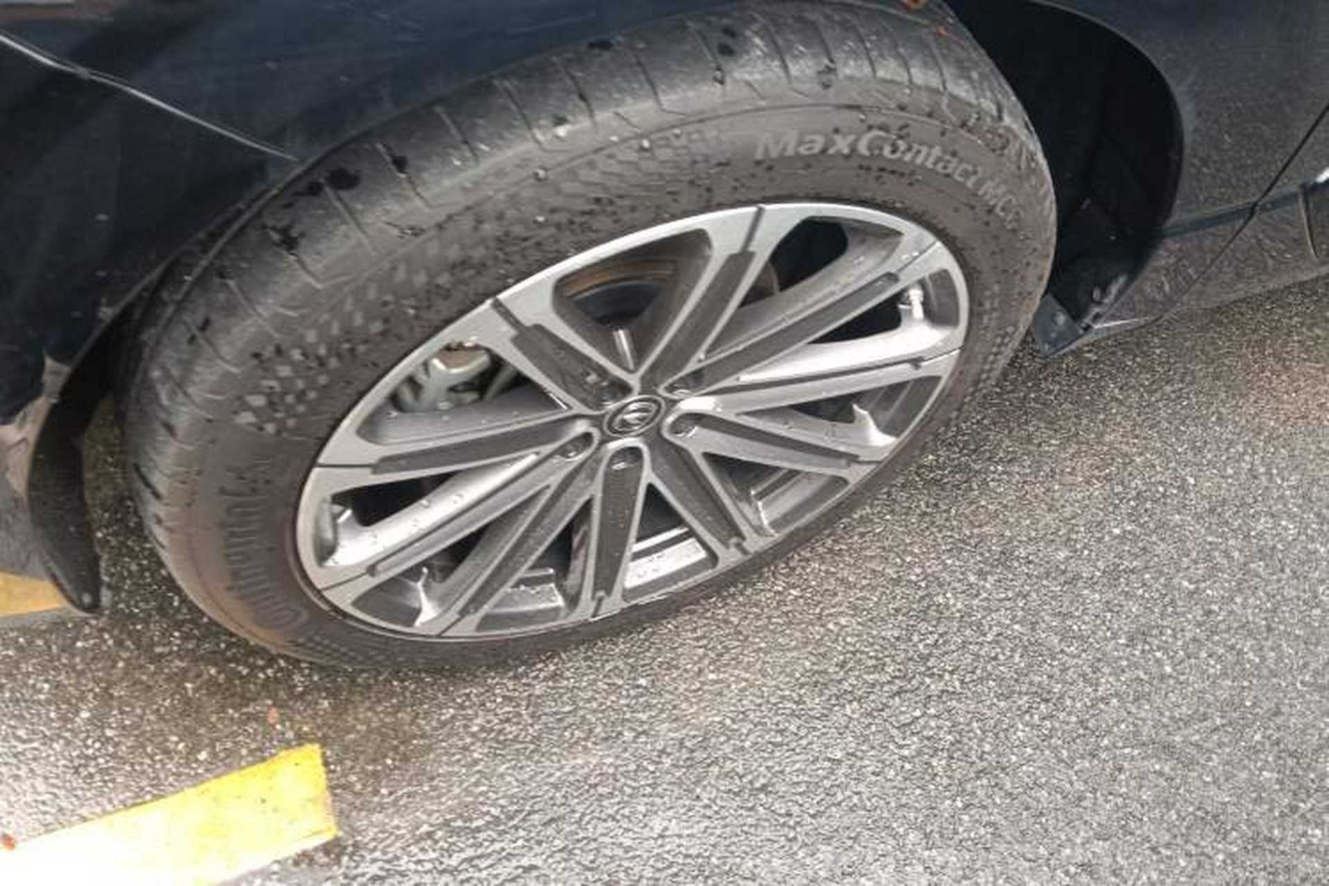 Used CHANGAN UNI-K 2021 2.0T All-Wheel Drive Prestige Version Left Front Wheel Hub