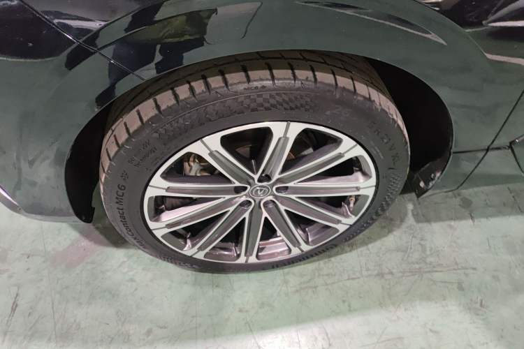 Used CHANGAN UNI-K 2021 2.0T Prestige Edition Left Front Wheel Hub