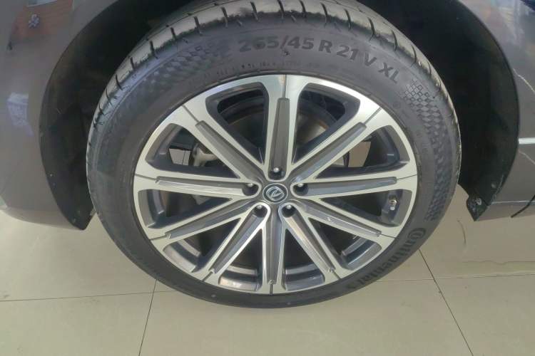 Used CHANGAN UNI-K 2021 2.0T All-Wheel Drive Prestige Version Left Front Wheel Hub