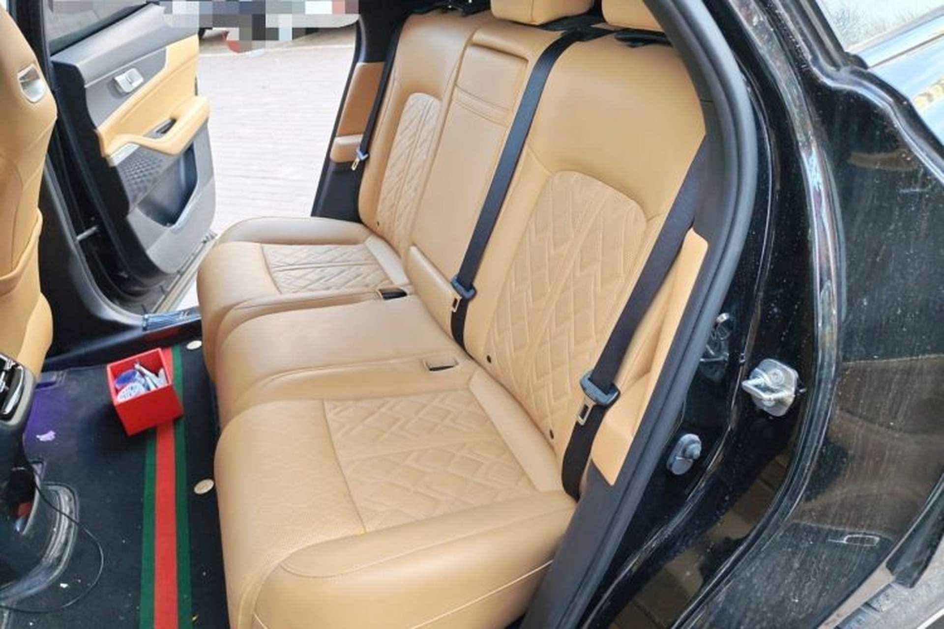 Used CHANGAN UNI-K 2021 2.0T All-Wheel Drive Prestige Version Left Rear Seat