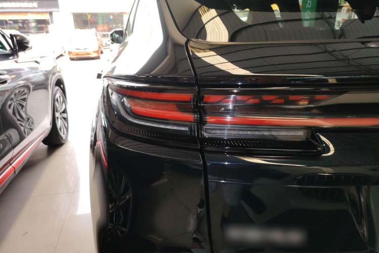 Used CHANGAN UNI-K 2021 2.0T All-Wheel Drive Prestige Version Left Rear Taillight