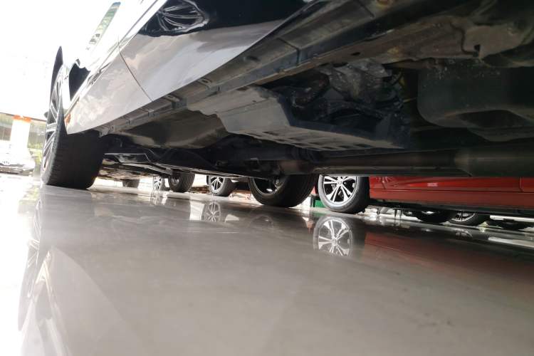Used CHANGAN UNI-K 2021 2.0T All-Wheel Drive Prestige Version Left Side Sill