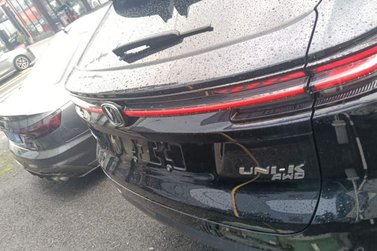 Used CHANGAN UNI-K 2021 2.0T All-Wheel Drive Prestige Version Rear