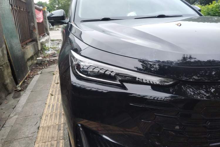 Used CHANGAN UNI-K 2021 2.0T Prestige Edition Right Front Headlight