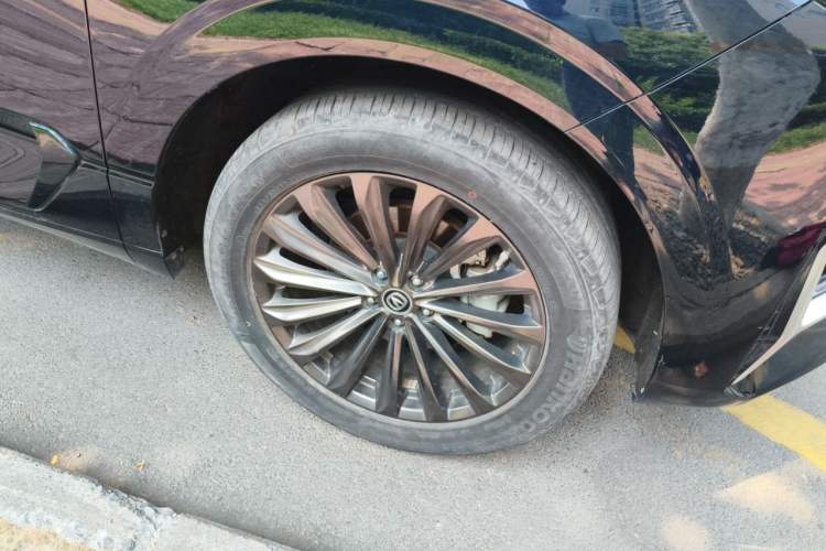Used CHANGAN UNI-K 2021 2.0T Excellence Edition Right Front Wheel Hub