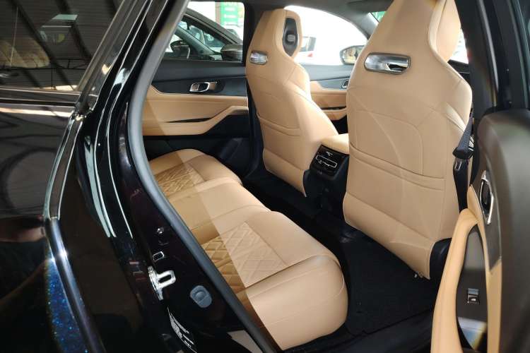 Used CHANGAN UNI-K 2021 2.0T All-Wheel Drive Prestige Version Right Rear Seat