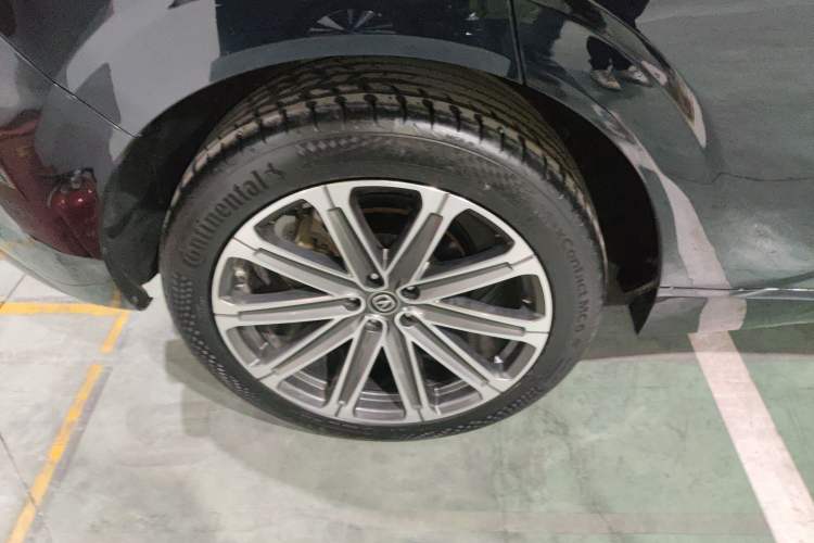 Used CHANGAN UNI-K 2021 2.0T Prestige Edition Right Rear Wheel Hub