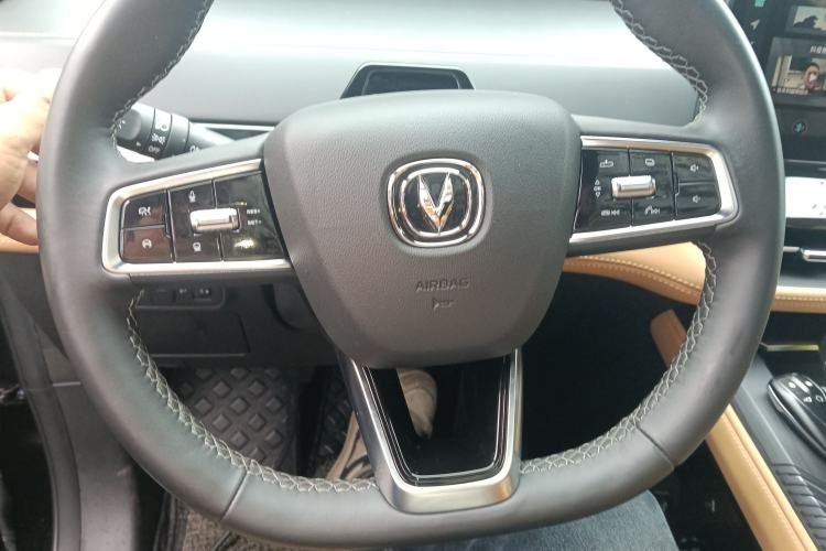 Used CHANGAN UNI-K 2021 2.0T All-Wheel Drive Prestige Version Steering Wheel