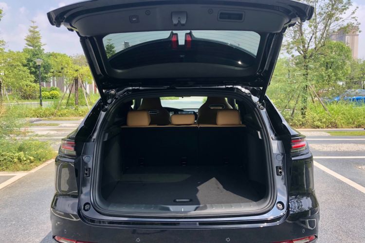Used CHANGAN UNI-K 2021 2.0T All-Wheel Drive Prestige Version Trunk