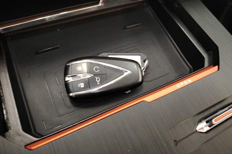 Used CHANGAN UNI-K 2021 2.0T All-Wheel Drive Prestige Version Vehicle Key