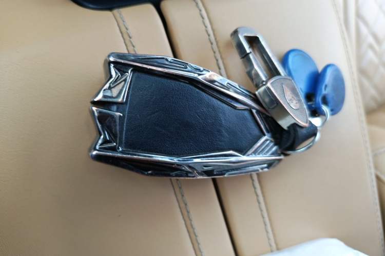 Used CHANGAN UNI-K 2021 2.0T All-Wheel Drive Prestige Version Vehicle Key