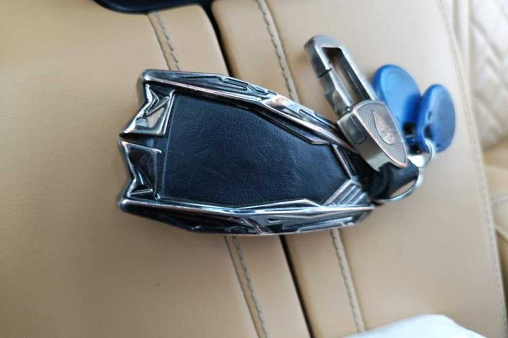 Used CHANGAN UNI-K 2021 2.0T All-Wheel Drive Prestige Version Vehicle Key