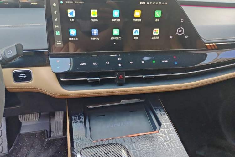 Used CHANGAN UNI-K 2021 2.0T Prestige Edition Audio And AC Panel