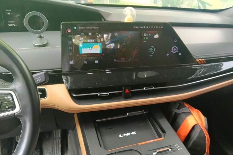 Used CHANGAN UNI-K 2021 2.0T All-Wheel Drive Prestige Version Audio And AC Panel