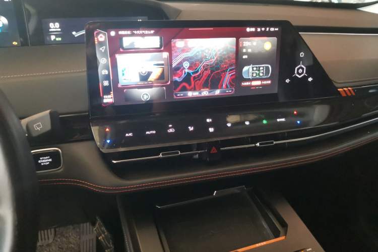 Used CHANGAN UNI-K 2021 2.0T All-Wheel Drive Prestige Version Audio And AC Panel