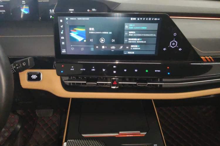 Used CHANGAN UNI-K 2021 2.0T All-Wheel Drive Prestige Version Audio And AC Panel