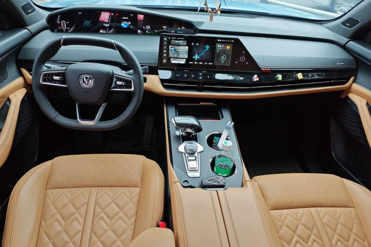 Used CHANGAN UNI-K 2021 2.0T Excellence Edition Center Console