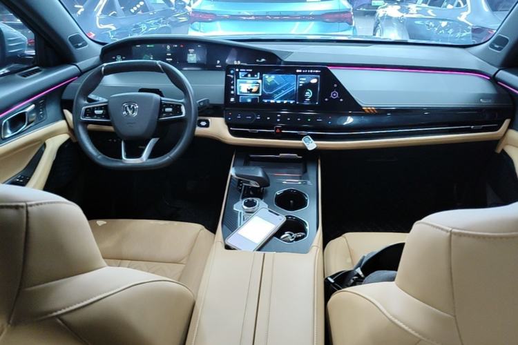 Used CHANGAN UNI-K 2021 2.0T All-Wheel Drive Prestige Version Center Console
