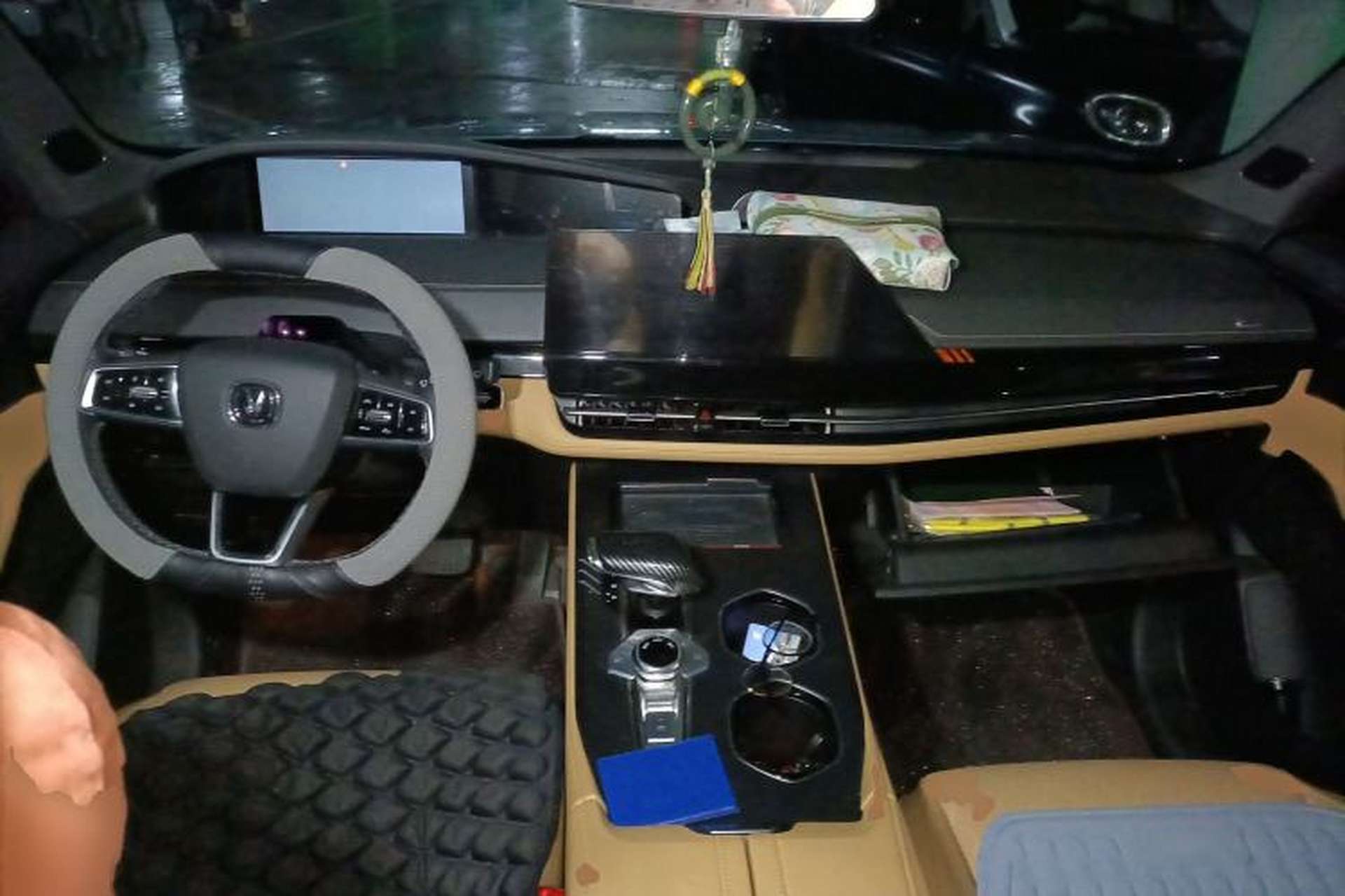 Used CHANGAN UNI-K 2021 2.0T Prestige Edition Center Console