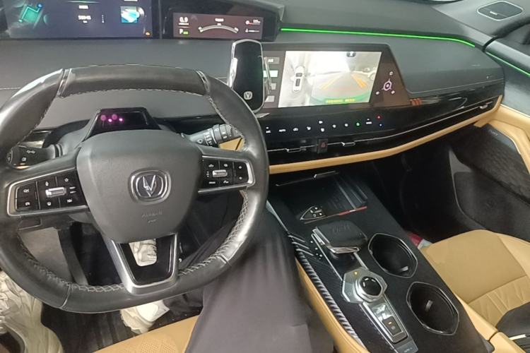 Used CHANGAN UNI-K 2021 2.0T Prestige Edition Center Console