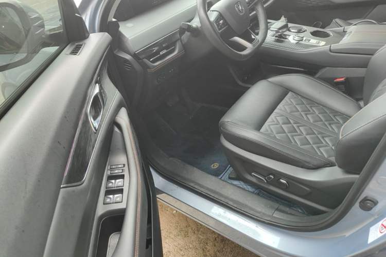 Used CHANGAN UNI-K 2021 2.0T All-Wheel Drive Prestige Version Driver Seat