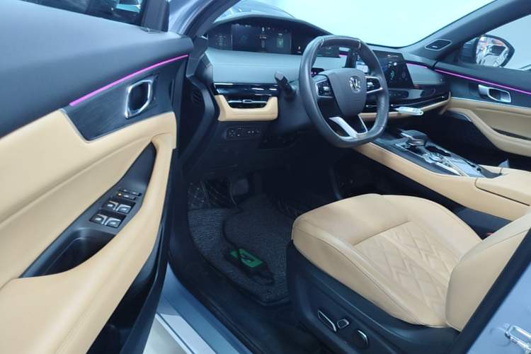 Used CHANGAN UNI-K 2021 2.0T All-Wheel Drive Prestige Version Driver Seat