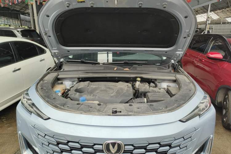 Used CHANGAN UNI-K 2021 2.0T All-Wheel Drive Prestige Version Engine Bay