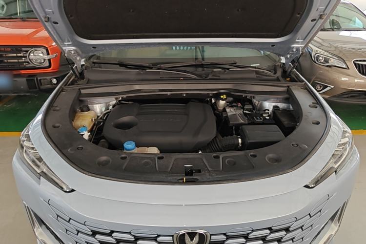 Used CHANGAN UNI-K 2021 2.0T All-Wheel Drive Prestige Version Engine Bay