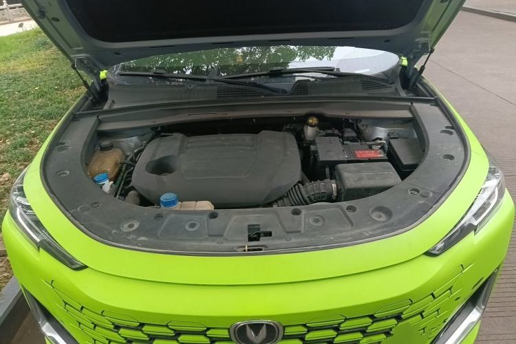 Used CHANGAN UNI-K 2021 2.0T All-Wheel Drive Prestige Version Engine Bay